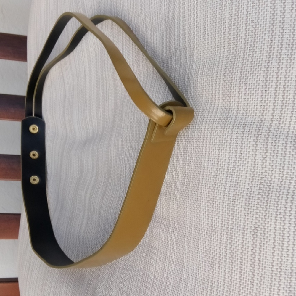 Adjustable beige belt